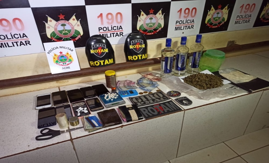 Regada a vodka, crack, maconha e cocaína, Bope acaba festa do CV e manda 23 para averiguação 