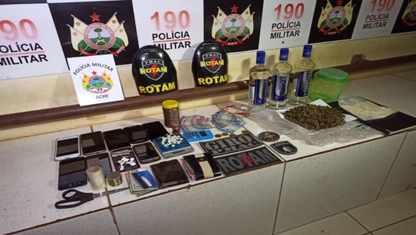 Regada a vodka, crack, maconha e cocaína, Bope acaba festa do CV e manda 23 para averiguação 