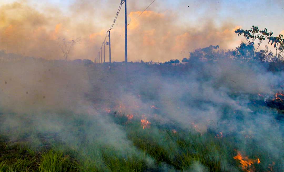 No dia em que se comemora 118 anos de Revolução Acreana, Rio Branco arde em chamas