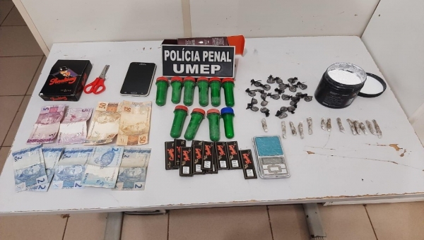 Policiais penais prendem monitorado que traficava drogas em casa