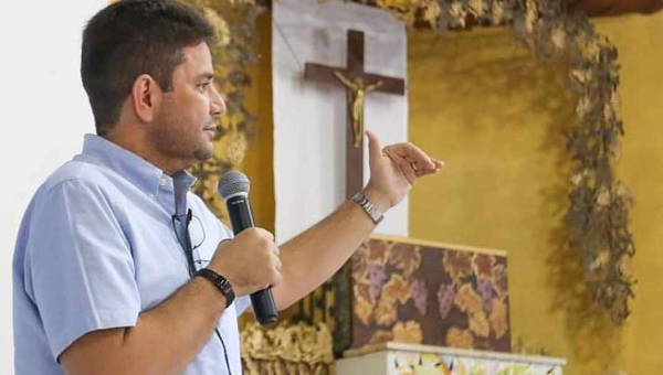 Gladson dedica agenda a Nossa Senhora da Glória e relembra momentos marcantes na Catedral de Cruzeiro do Sul