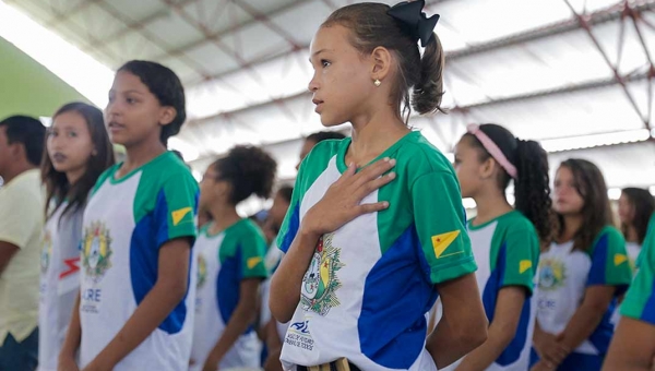 Aulas só serão retomadas no Estado após vacina, diz Gladson