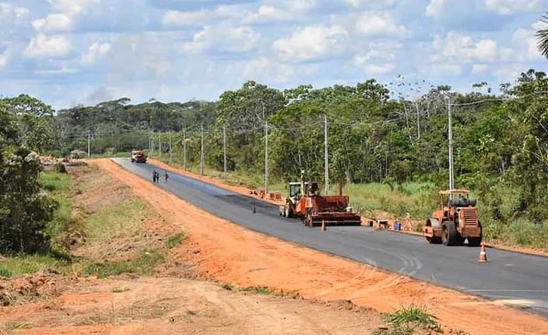 Asfaltamento da estrada de acesso à balsa de Rodrigues Alves é concluído em 45 dias