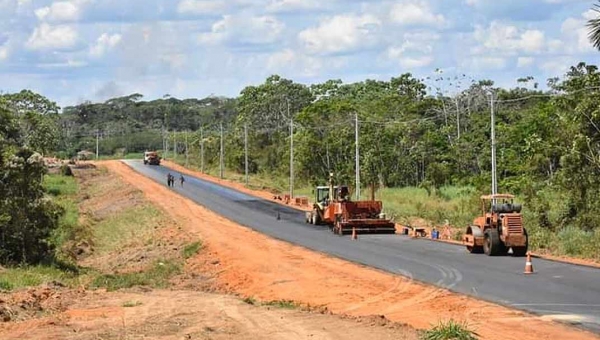 Asfaltamento da estrada de acesso à balsa de Rodrigues Alves é concluído em 45 dias