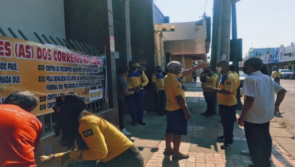 Trabalhadores dos Correios organizam protestos e mobilização virtual buscando apoio da população