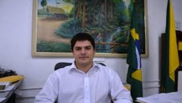 Advogado Eduardo Ribeiro deve ser o vice de Socorro Neri