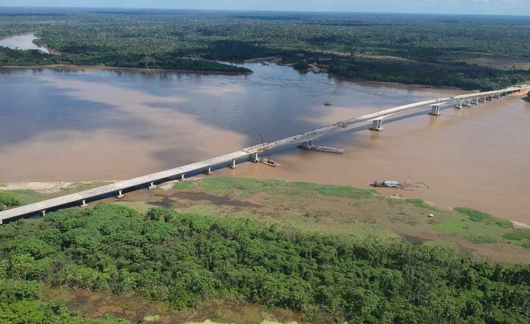 Bolsonaro vai à ponte do Madeira em outubro inaugurar a obra, confirma Gladson