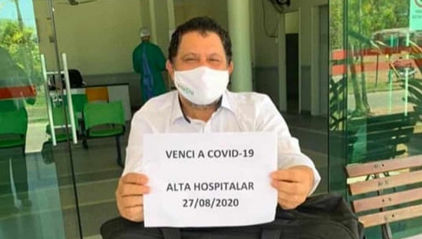 Vice-prefeito de Tarauacá recebe alta do Hospital do Juruá após se recuperar da Covid-19