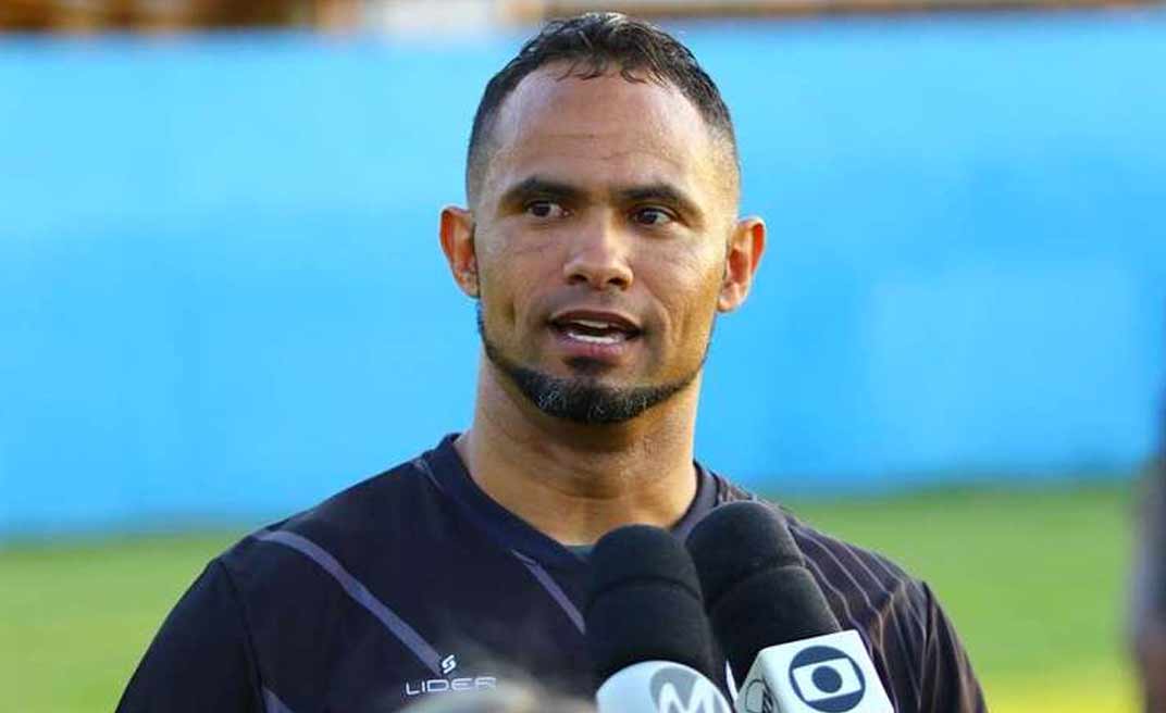 Goleiro Bruno falhou feio no gol do Rio Branco, mas por causa de goleada lance passou despercebido