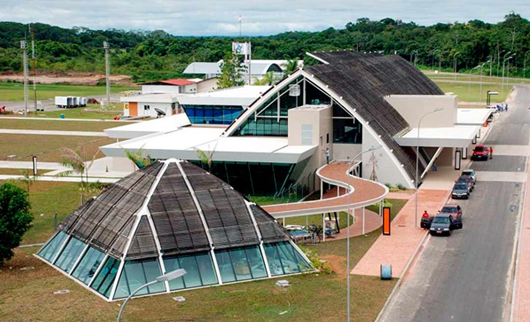 Bolsonaro anuncia privatização dos aeroportos de Rio Branco e Cruzeiro do Sul