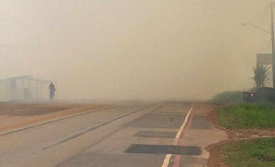 Cortina de fumaça cobre trecho da AC-40 no TOP 15 e Corpo de Bombeiros é acionado