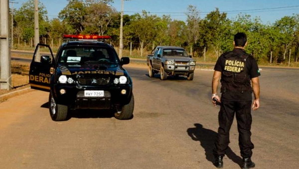  Polícia Federal manda dois para a cadeia por atuar no contrabando de pessoas no Acre