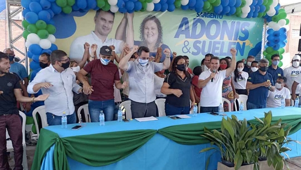 Em praça pública, Sargento Adonis é homologado candidato a prefeito de Cruzeiro do Sul 