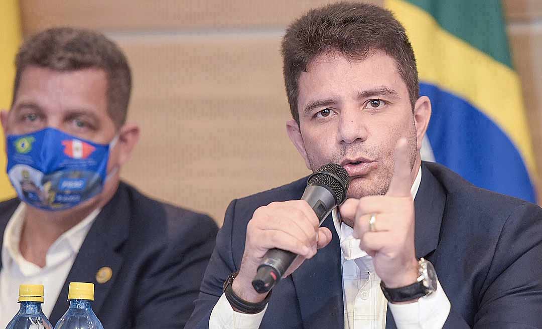 Gladson culpa a Justiça por ele não ter pago o adicional de titularidade dos militares