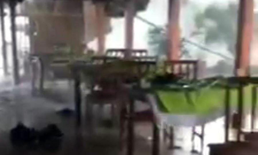 Vídeo no restaurante Mata Nativa mostra a força da ventania neste sábado em Rio Branco; mais de seis ocorrências, diz Corpo de Bombeiros