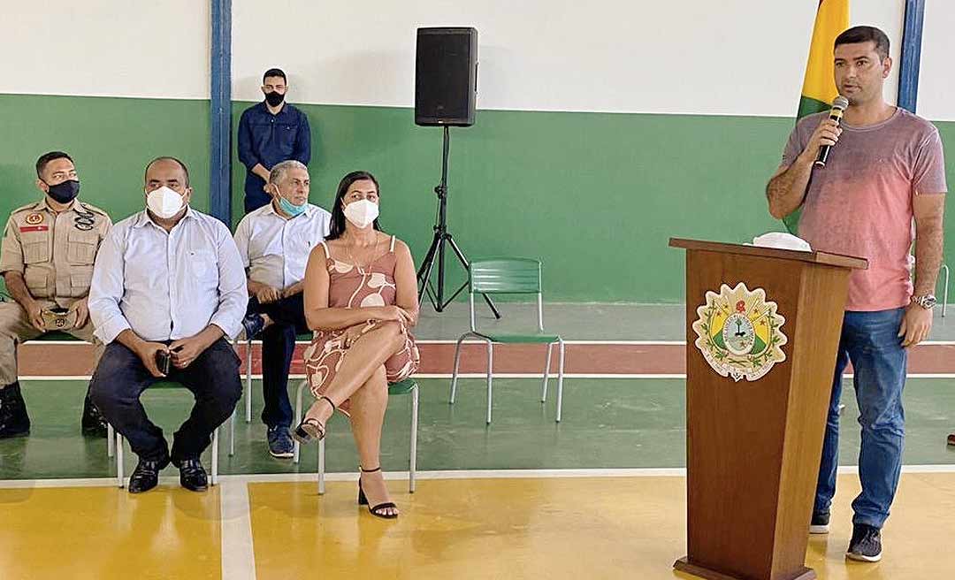 Nicolau Júnior participa das comemorações do aniversário de 116 anos de Cruzeiro do Sul