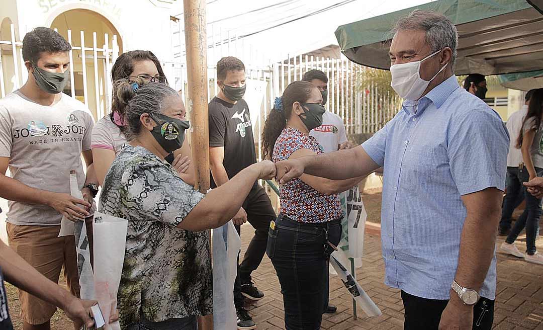 Kinpara faz arrastão no São Francisco, visita comércios e conversa com populares