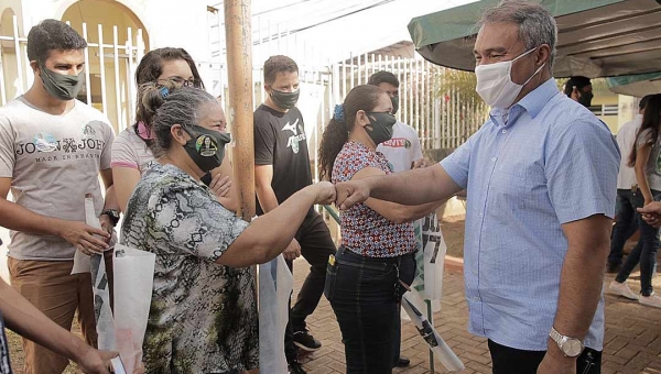 Kinpara faz arrastão no São Francisco, visita comércios e conversa com populares