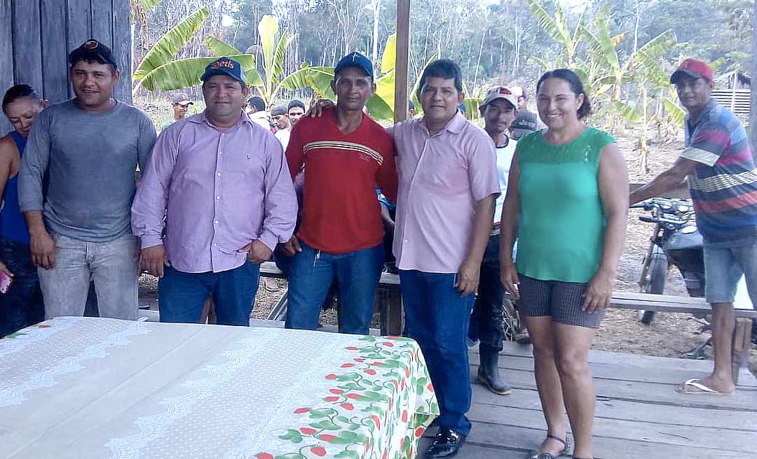 Barãozinho dialoga com moradores da Comunidade do Ouro Verde em Porto Acre