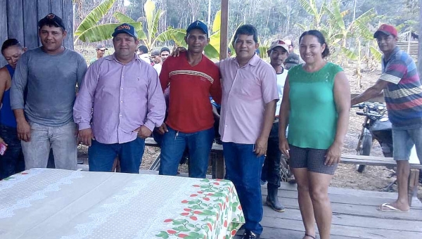 Barãozinho dialoga com moradores da Comunidade do Ouro Verde em Porto Acre