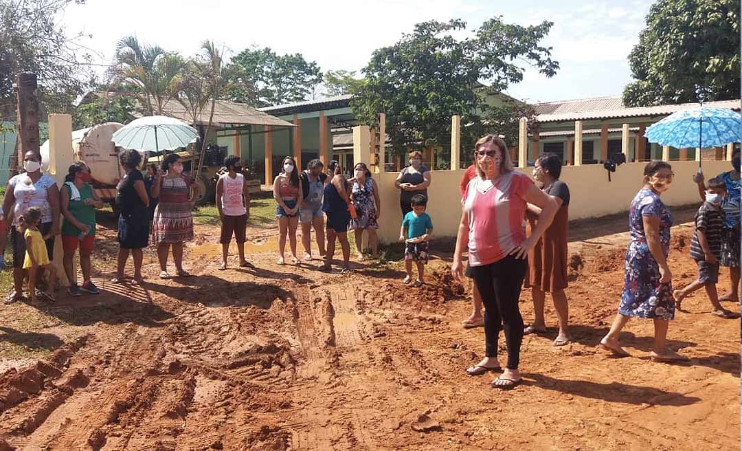 Moradores do Itucumã fazem manifestação contra obra da prefeitura de Rio Branco