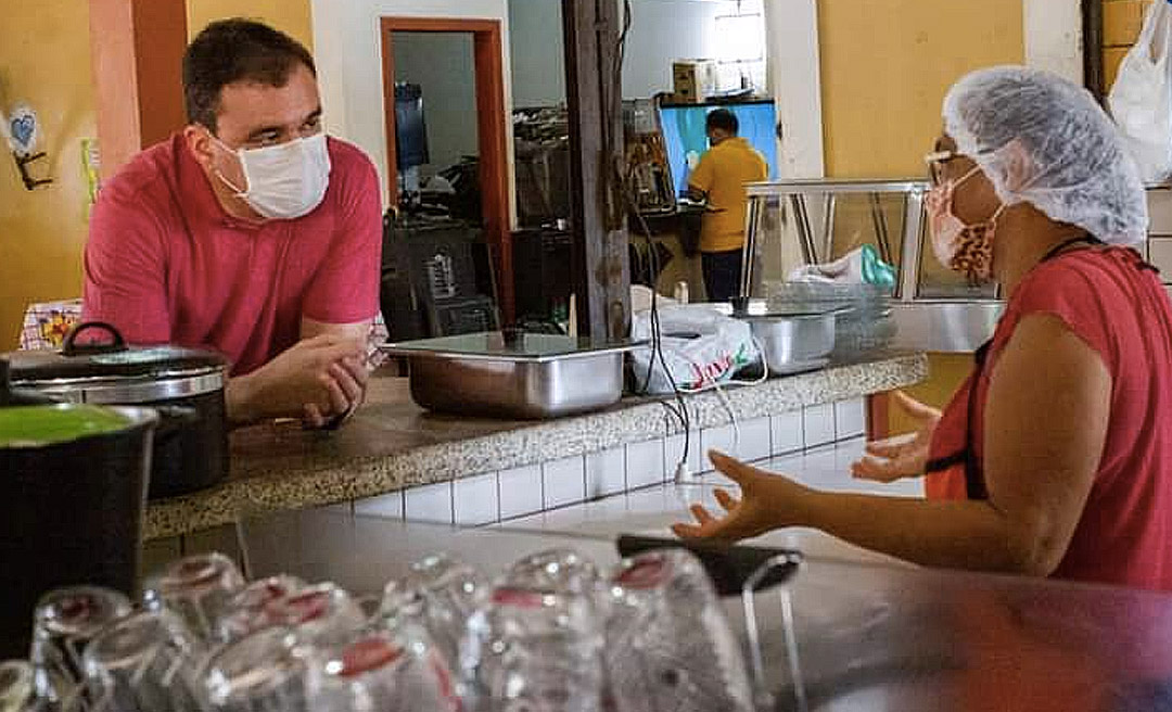 Daniel Zen visita Mercado da Semsur e conversa com trabalhadores sobre melhorias