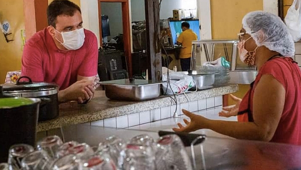 Daniel Zen visita Mercado da Semsur e conversa com trabalhadores sobre melhorias