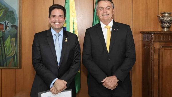 Acre será um dos primeiros a receber doses da vacina contra covid-19, confirma Bolsonaro a Cameli