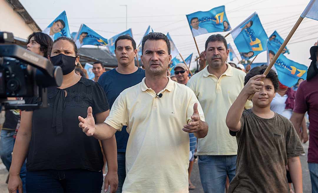 Sargento Adonis participa de caminhada na Vila Assis Brasil, em Cruzeiro do Sul