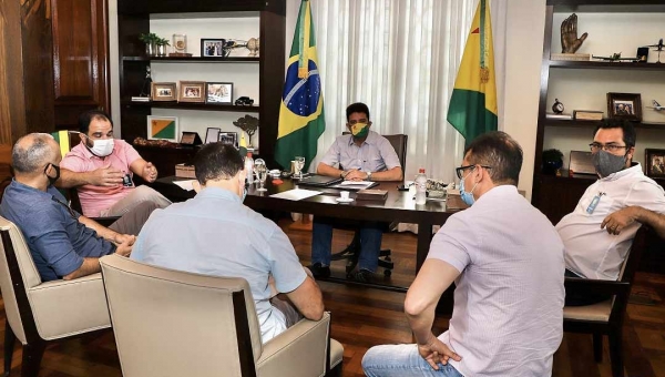 Futuros investimentos federais no Acre são debatidos por Gladson Cameli e equipe de governo