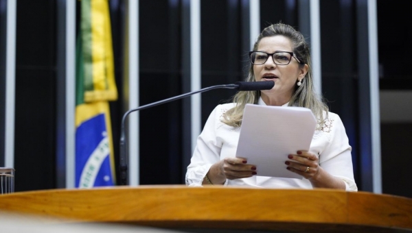 Mara Rocha solicita ao Ministério das Comunicações a inclusão das comunidades da Transacreana no Programa Norte Conectado