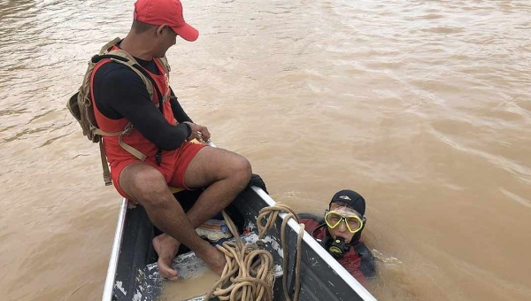 Após afogamento, bombeiros localizam corpo de criança de 11 anos em Cruzeiro do Sul