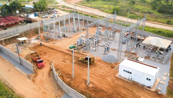 Obras da Energisa em Assis Brasil e Manoel Urbano levarão energia limpa e confiável a 17 mil pessoas