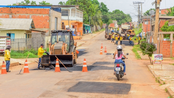 Prefeitura constrói rua no São Francisco e população comemora benefício