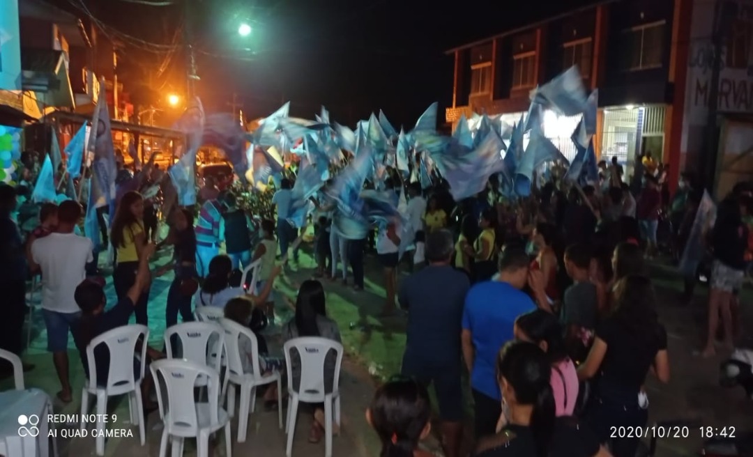 Maria Lucinéia inaugura comitê com a presença do deputado federal Jesus Sérgio e apoiadores em Tarauacá