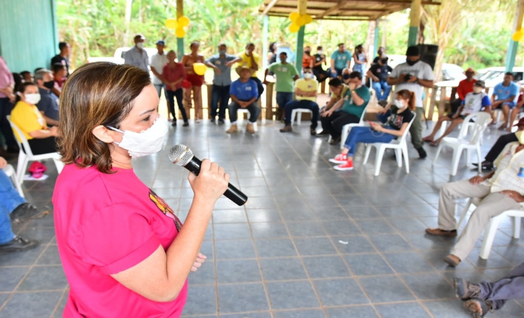 Comunidade do Catuaba agradece Socorro Neri pela recuperação do ramal 