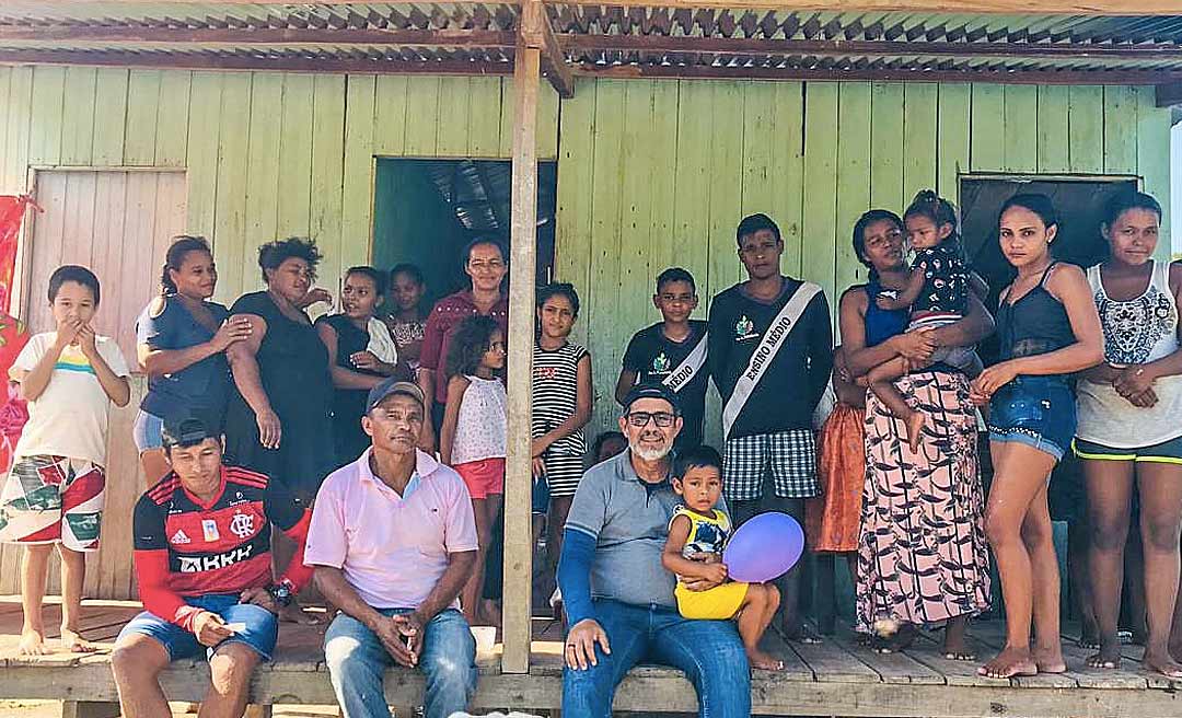 Candidato a prefeito Chagas Batista visita comunidades rurais do rio Muru em Tarauacá