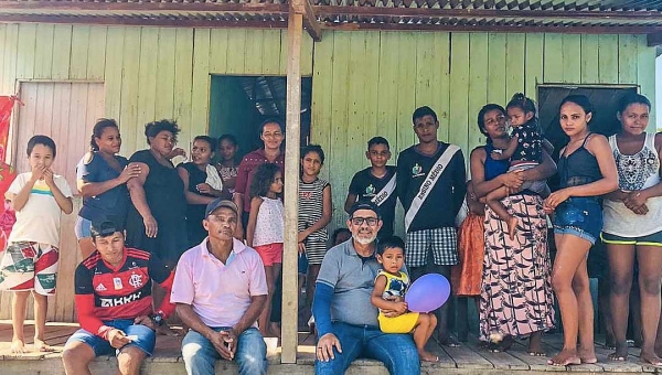 Candidato a prefeito Chagas Batista visita comunidades rurais do rio Muru em Tarauacá