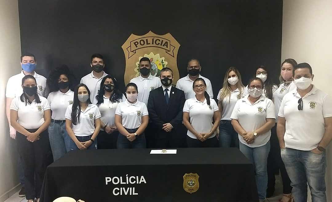 Alunos voluntários do curso de formação de conciliadores da Policia Civil participam de mutirão em Porto Acre e Vila do “V”