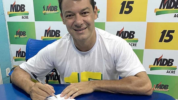 Roberto Duarte assina Termo de Compromisso com a Primeira Infância em Rio Branco