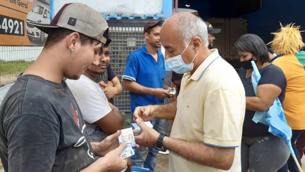 Apoio e incentivo popular marcam caminhada do candidato Bocalom na Via Chico Mendes