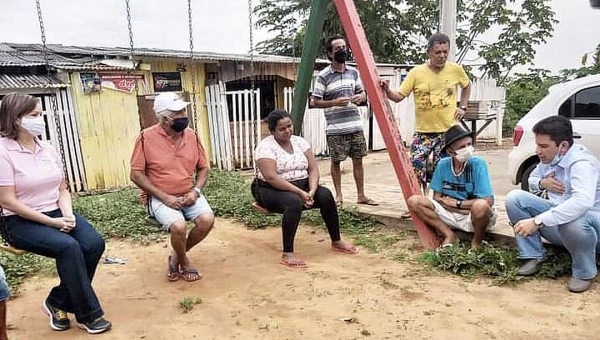 A duas semanas da votação, Gladson pede votos para Socorro Neri no bairro Preventório