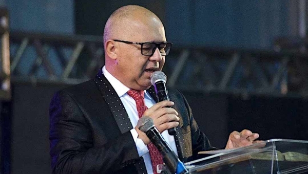 Pastor Luis Gonzaga é internado em UTI com covid-19; "Está respirando bem", diz filha