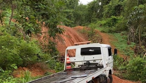 Forças de Segurança  recuperam caminhão roubado em território boliviano
