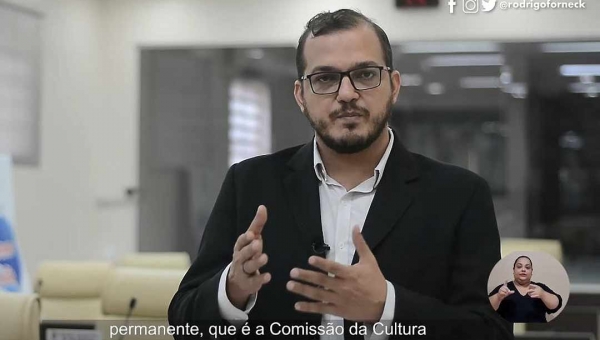 Rodrigo Forneck foi um dos poucos candidatos que manteve a acessibilidade em seu material de campanha