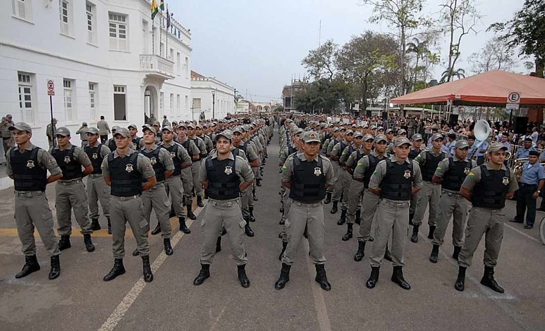 Militares do Acre recebem prêmio de valorização após cinco anos de espera