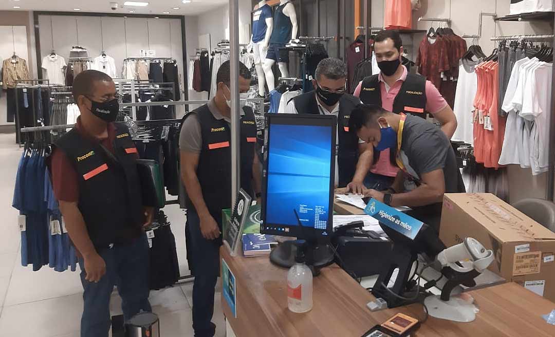 Procon notifica lojistas da capital sobre promoções da Black Friday