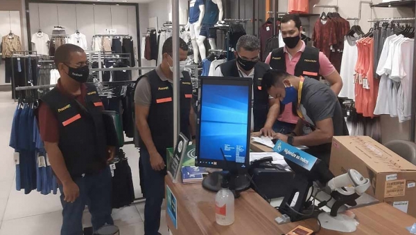 Procon notifica lojistas da capital sobre promoções da Black Friday