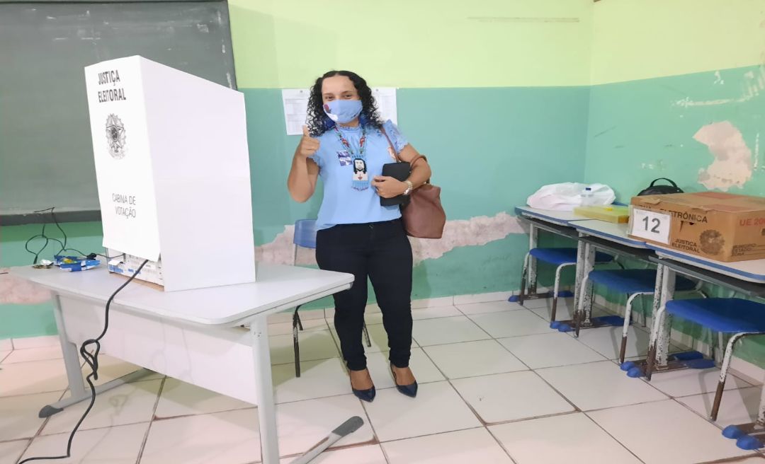 Maria Lucinéia foi a última a votar em Tarauacá entre os candidatos a prefeito