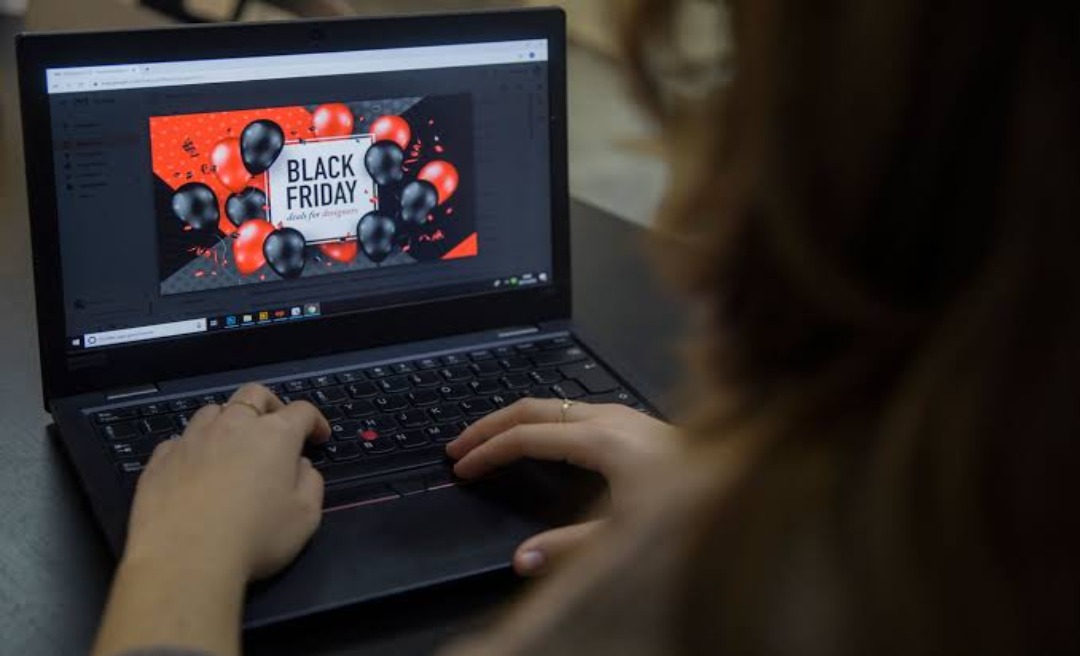 Procon divulga lista de sites suspeitos para compras na Black Friday